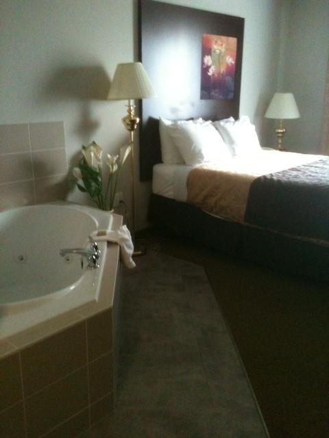 Super 8 by Wyndham Innisfail Bagian luar foto